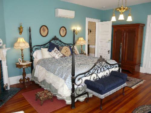 Berkeley House Bed & Breakfast