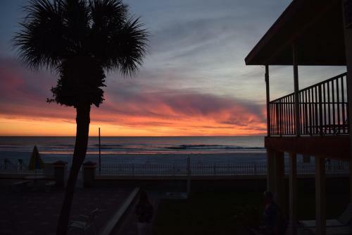 Sails Resort Motel