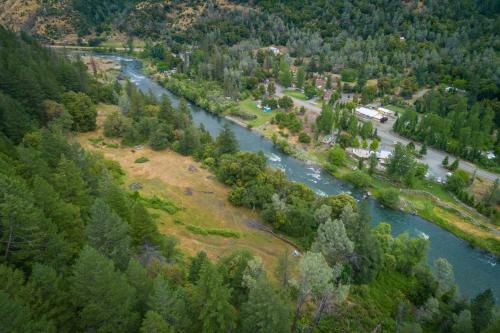 Hotel Strawhouse Resorts