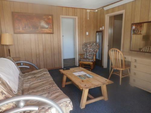 Sage And Sand Motel