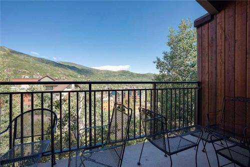 West Condominiums - W3533