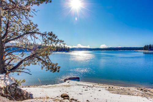 Kokanee Cove