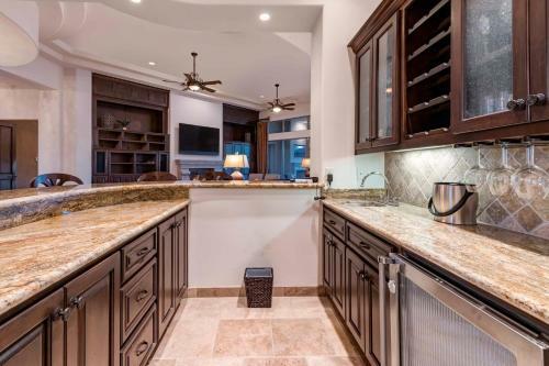 Santa Catalina Estate