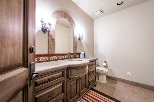Santa Catalina Estate