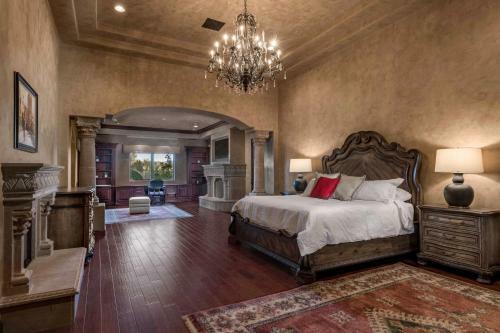 Santa Catalina Estate