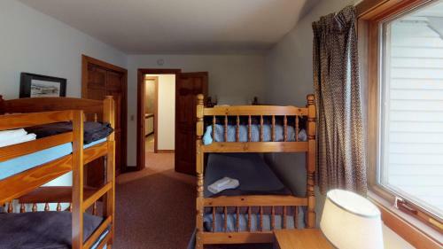 Sunrise Mountain Village - Ski-in/out Community