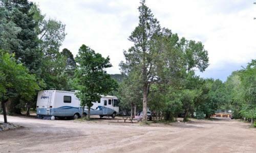 Cutty's Hayden Creek Resort