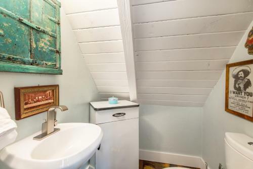 Ridgetop Cabin