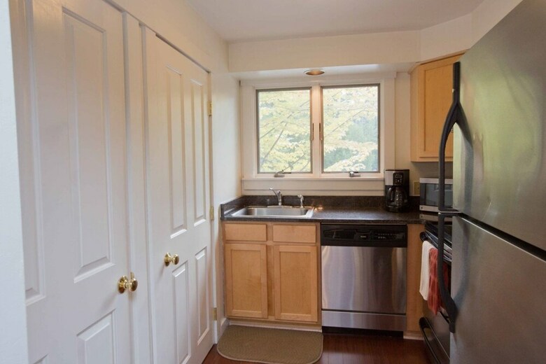 1br Topnotch Condo