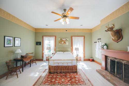 Old Caledonian Bed & Breakfast