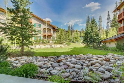 Powderhorn Lodge 107: Columbine Suite