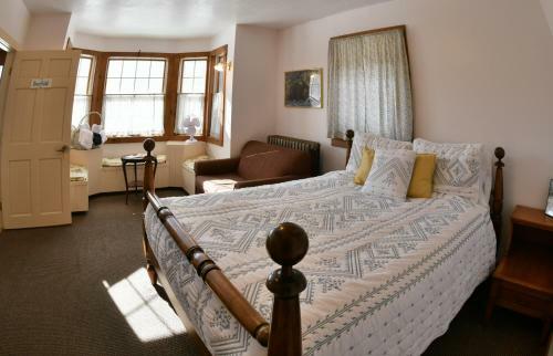 Hawk Mountain Lodge