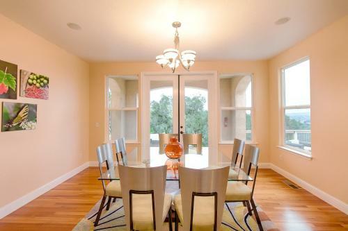Spacious Santa Rosa House