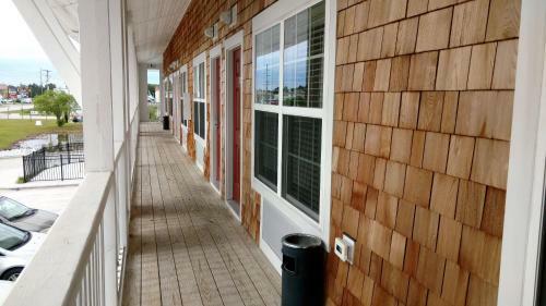 Hotel Topsail Shores Inn