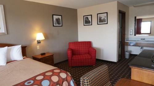 Hotel Lakes Inn