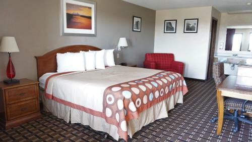 Hotel Lakes Inn