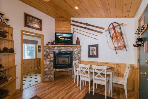 Bed & Breakfast Fireside Lodge