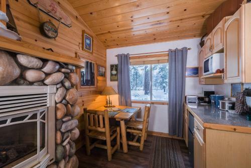 Bed & Breakfast Fireside Lodge