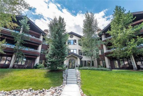 2108 Timberline Lodge, Trappeur's Crossing