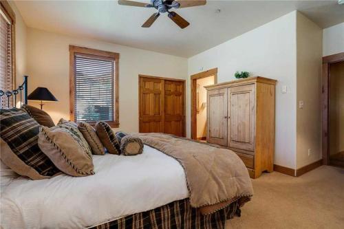 2108 Timberline Lodge, Trappeur's Crossing