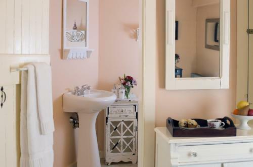 Staveleigh House Bed And Breakfast