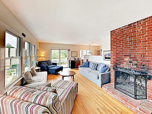 Oceanview Buzzards Bay Getaway