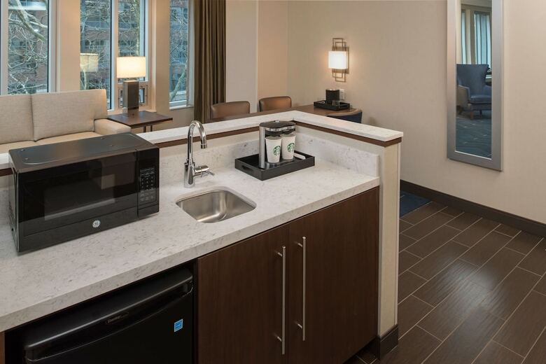 Hotel Embassy Suites By Hilton Seattle Downtown Pioneer Square
