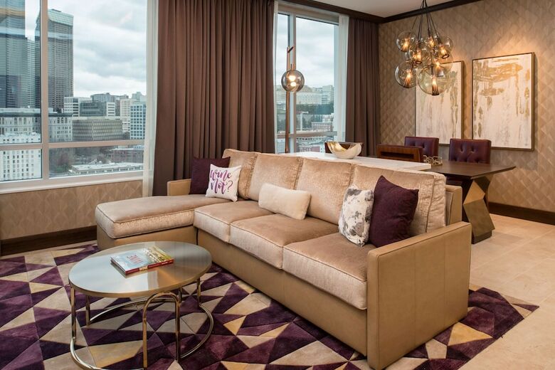 Hotel Embassy Suites By Hilton Seattle Downtown Pioneer Square