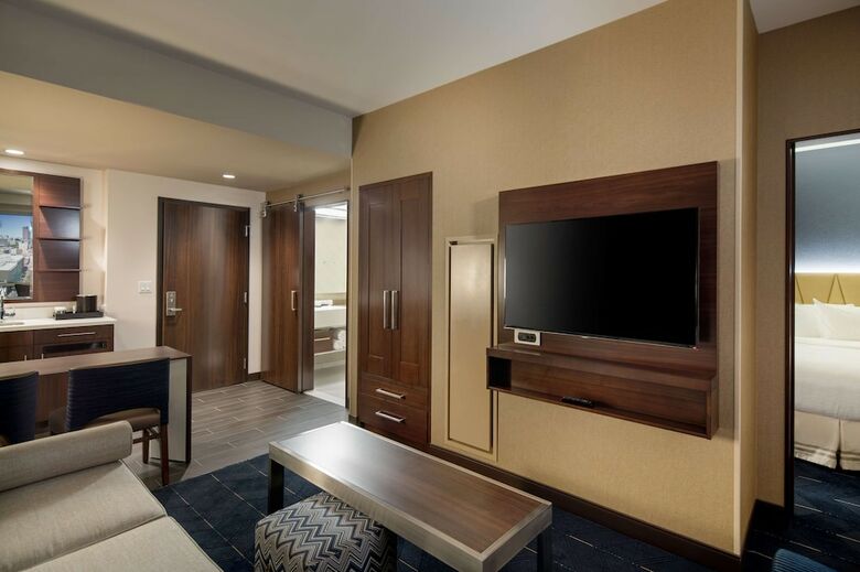 Hotel Embassy Suites By Hilton Seattle Downtown Pioneer Square