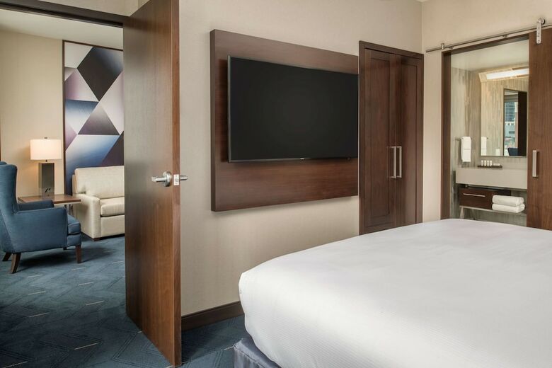 Hotel Embassy Suites By Hilton Seattle Downtown Pioneer Square