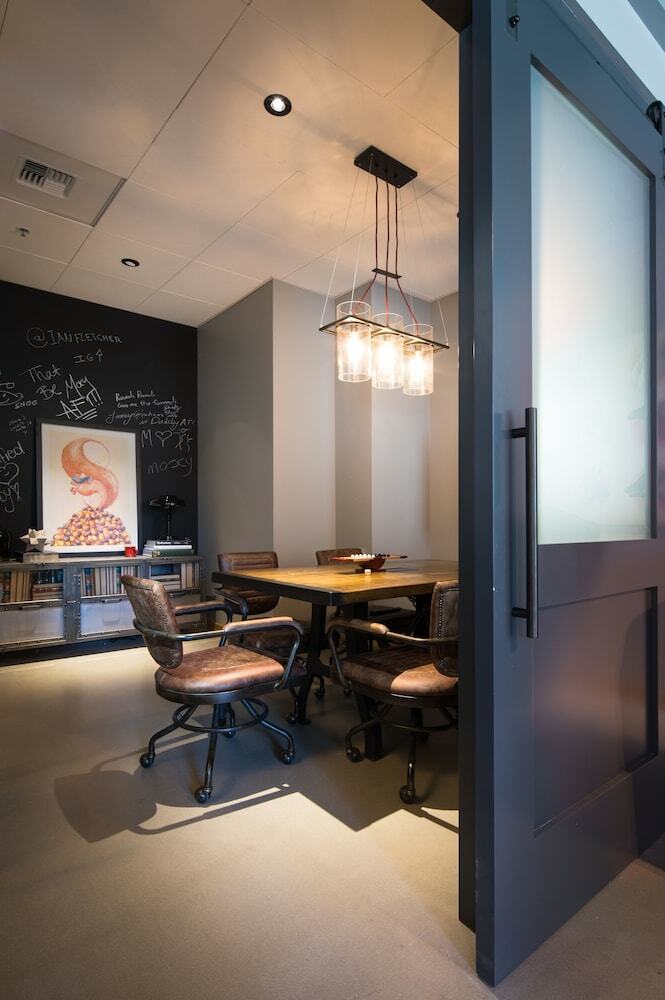 Hotel Moxy Seattle Downtown