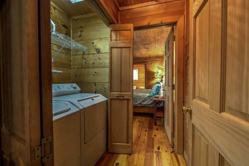 Hidden Pond Cabin
