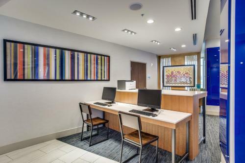 Hotel Holiday Inn Express & Suites - Denton South