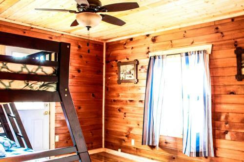 Lake View Cabin