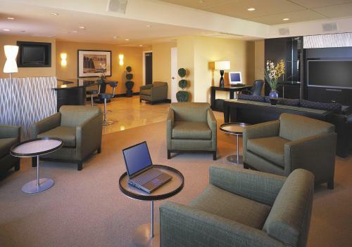 Hotel Pacific Palms Resort And Golf Club