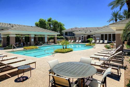 Apartamento 15221 Clubgate Drive Condo Unit 2104