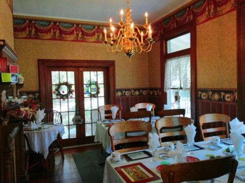 Shamrock Thistle & Crown B&B