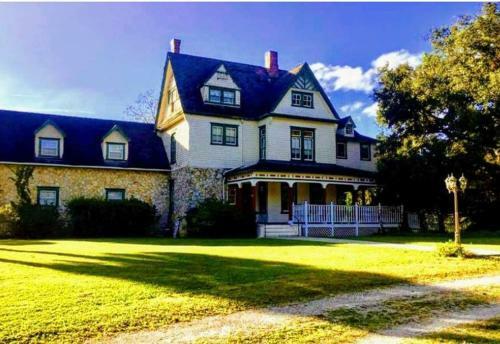 Shamrock Thistle & Crown B&B