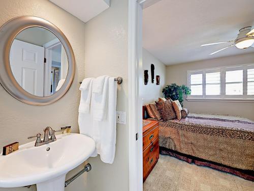 Apartamento 11650 Capri Circle South Condo Unit 104