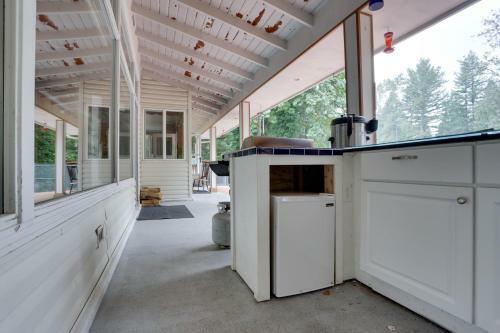 Molalla River Lodge