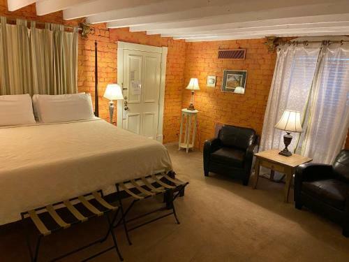 Bed & Breakfast Foley House Inn