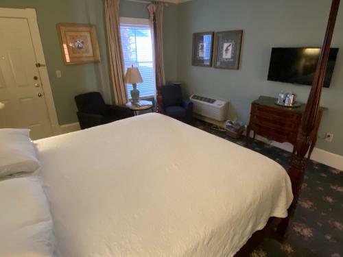 Bed & Breakfast Foley House Inn