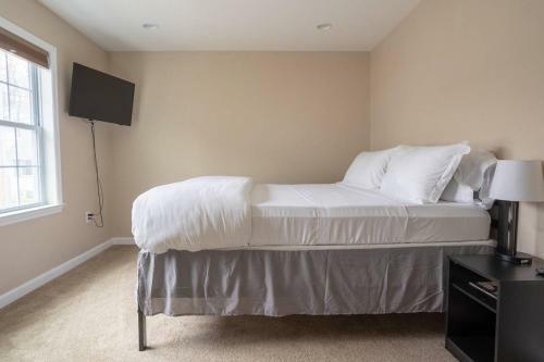West Point Retreat 6 Bd 4 Ba