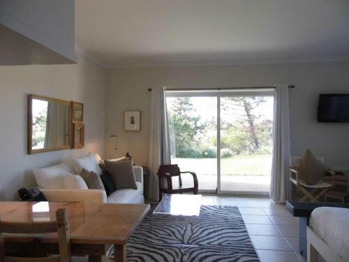 Hotel Windward Shores