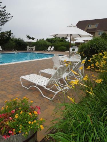 Hotel Windward Shores