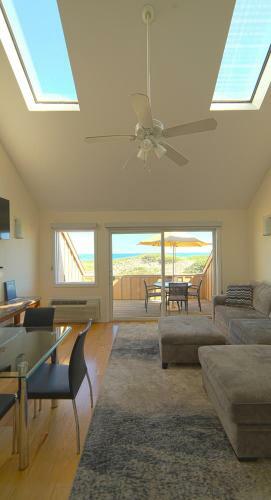 Hotel Windward Shores