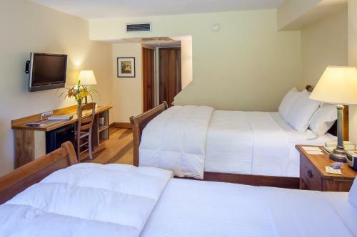 Hotel New Harmony Inn Resort And Conference Center