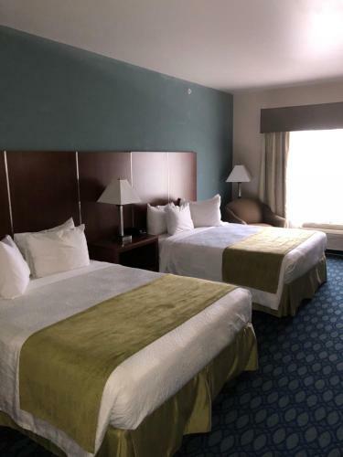 Hotel Countryview Inn & Suites