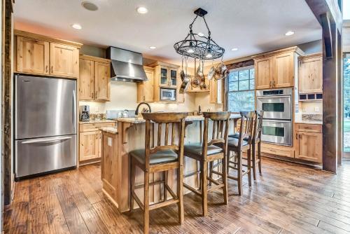 13 Vine Maple Home