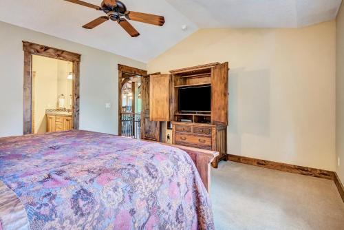 13 Vine Maple Home